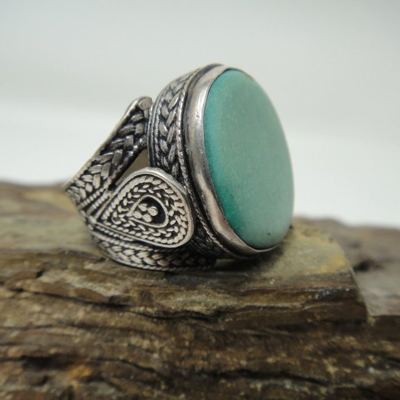 Big Southwestern Style Ring Green-Blue Stone Ornate Silver Tone Band 7.5 - Picture 8 of 9